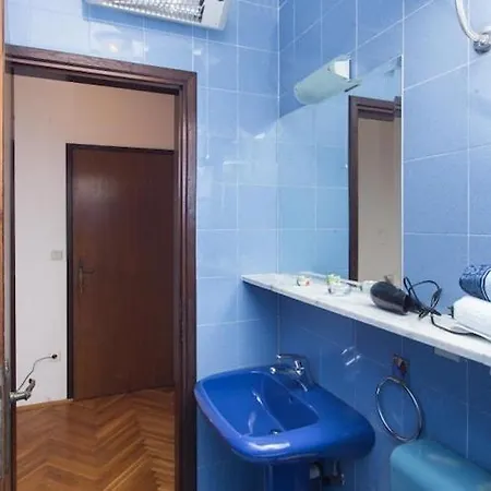 Apartman Three Bedroom With Balcony *